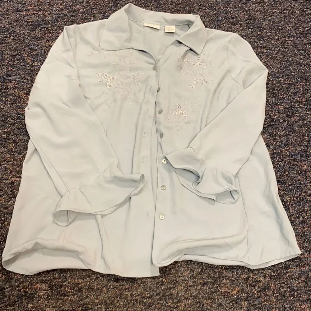 Covington Mint Green Embroidered Button down top L